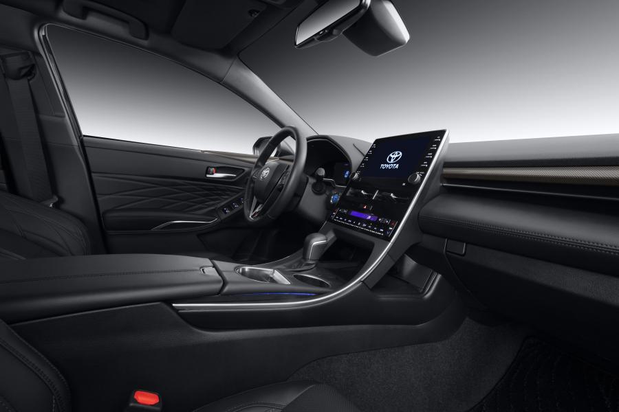 Интерьер Toyota Avalon Hybrid 2019 года  (CN) (фото 9 из 11)
